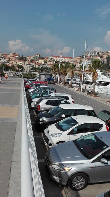 Case Vacanze Borgo Marina Imperia Exteriér fotografie