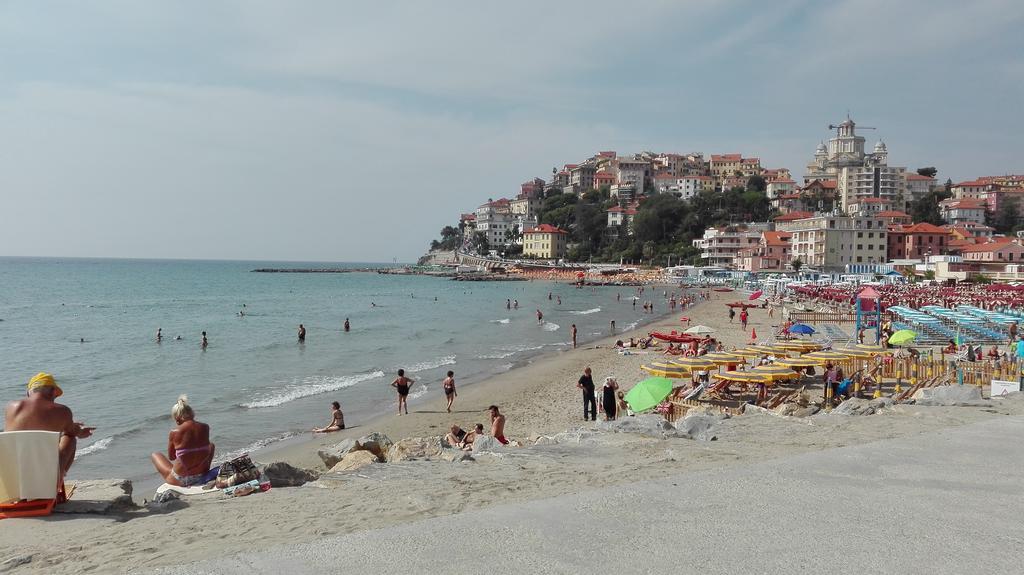 Case Vacanze Borgo Marina Imperia Exteriér fotografie
