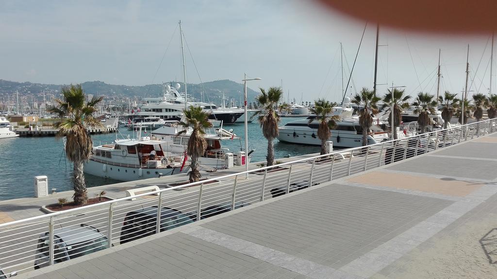 Case Vacanze Borgo Marina Imperia Exteriér fotografie