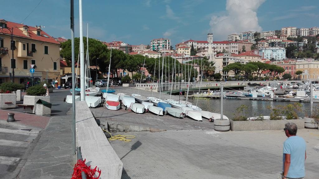 Case Vacanze Borgo Marina Imperia Exteriér fotografie
