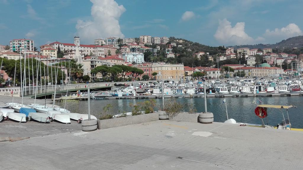 Case Vacanze Borgo Marina Imperia Exteriér fotografie